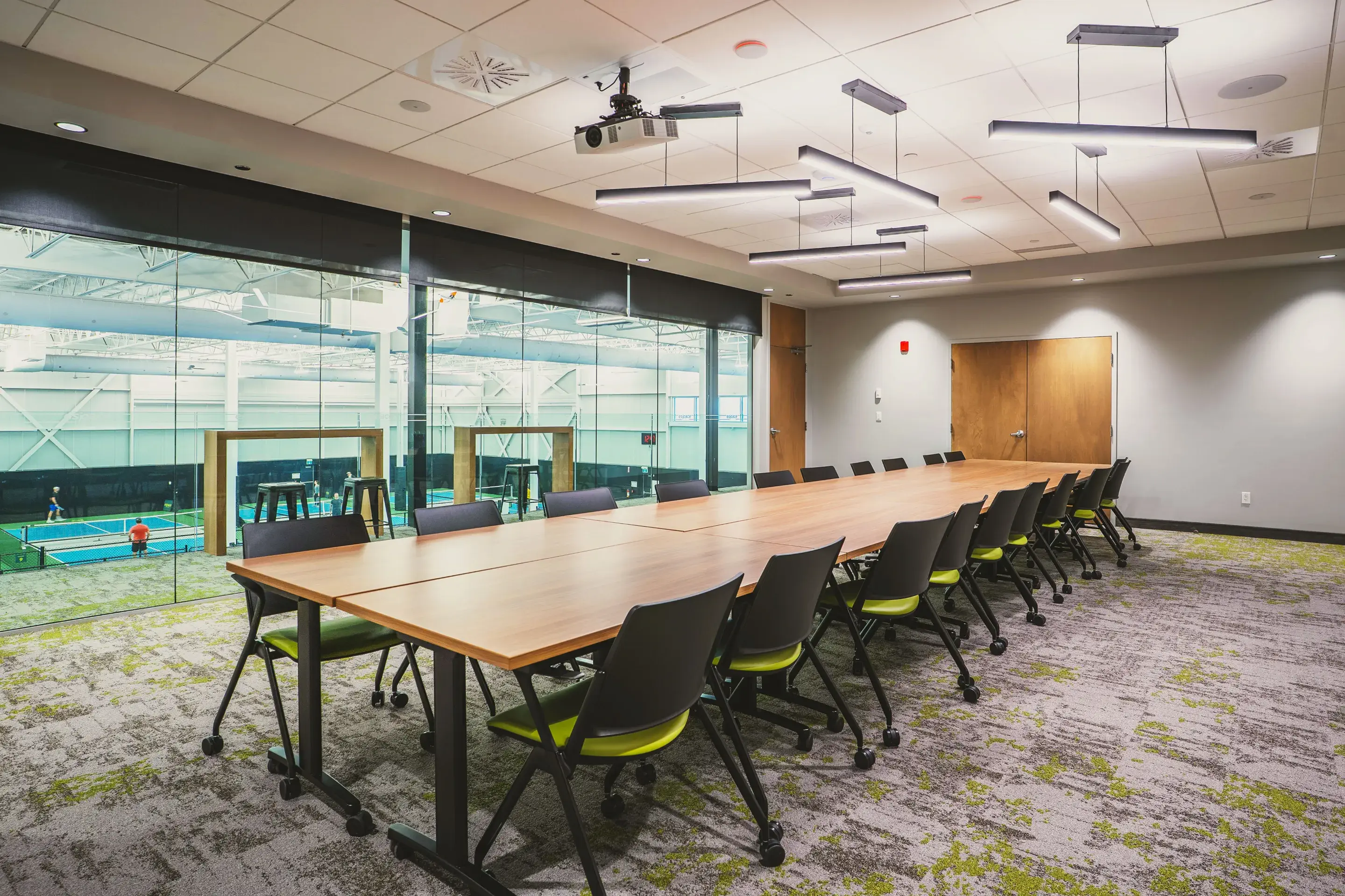 Service group booking at Espace Pickleball