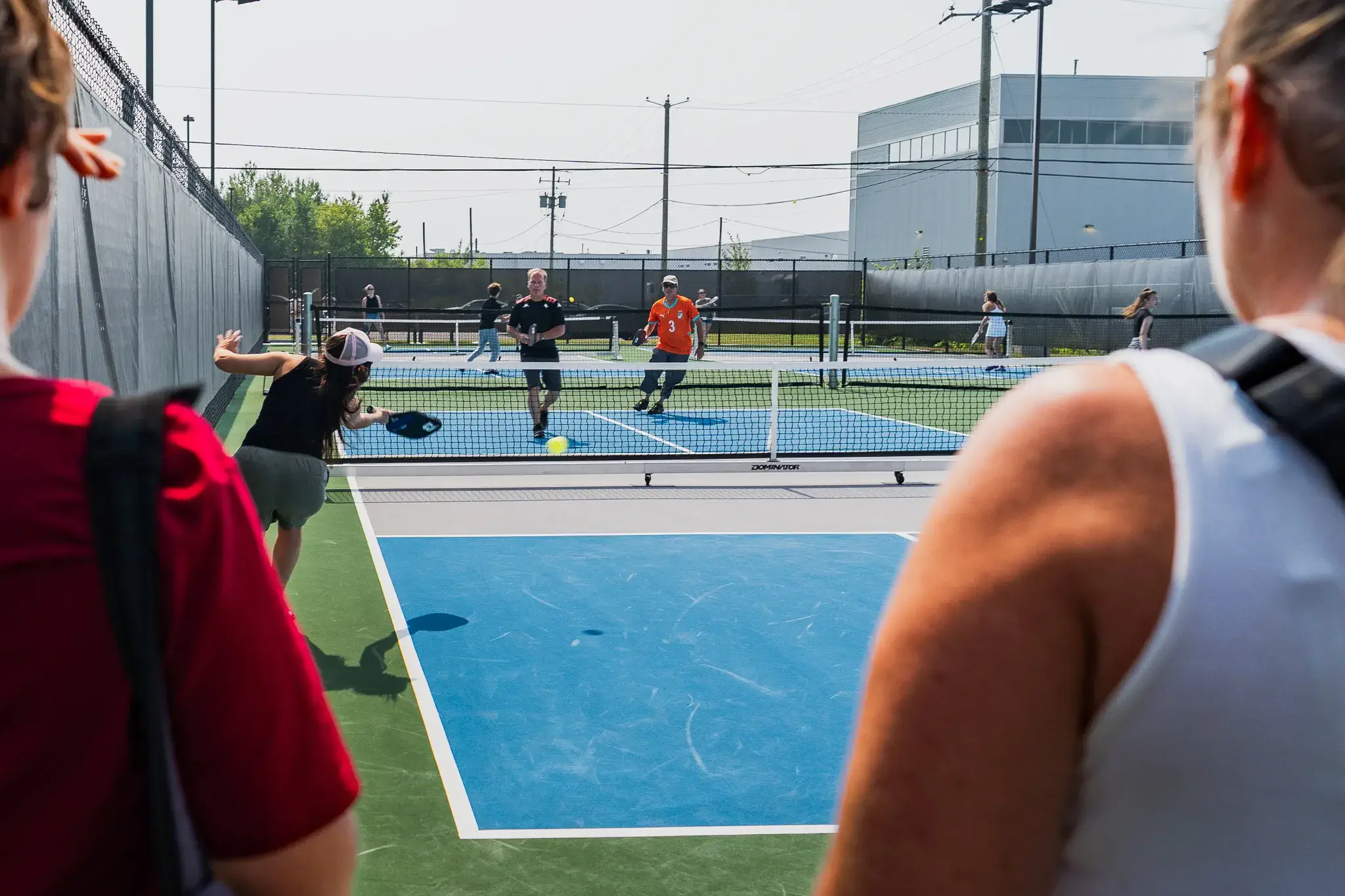 Terrain de qualité professionnelle à l'Espace Pickleball
